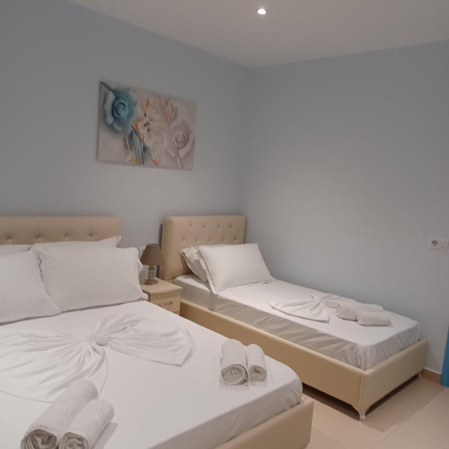 Arileo Hotell Himare Eksteriør bilde